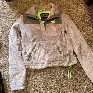 Hollister pullover hoodie/jacket